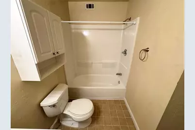 77 SE 16th Avenue #B201, Gainesville, FL 32601 - Photo 16