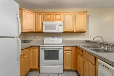 77 SE 16th Avenue #B201, Gainesville, FL 32601 - Photo 4