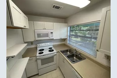 4524 SW 46th Drive, Gainesville, FL 32608 - Photo 4