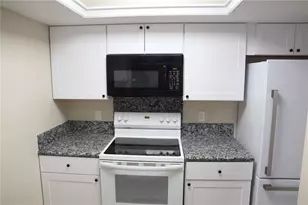 5831 SW 9th Pl, Gainesville, FL 32607 - Photo 2