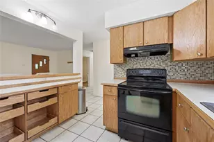 1503 NW 17th St, Gainesville, FL 32605 - Photo 12