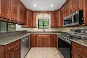 7713 SW 9th Pl, Gainesville, FL 32607 - Photo 10