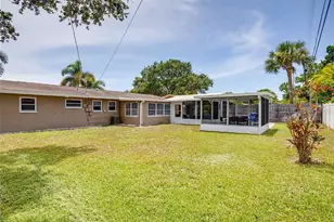 11533 69th Ave, Seminole, FL 33772 - Photo 18