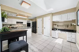817 NW 37th Dr, Gainesville, FL 32605 - Photo 14