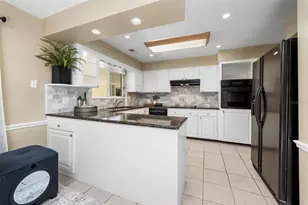 817 NW 37th Dr, Gainesville, FL 32605 - Photo 12