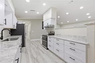 1656 NW 31st Pl, Gainesville, FL 32605 - Photo 6