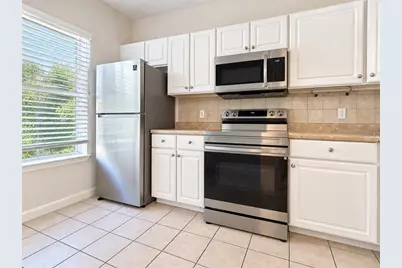 4445 NW 49th Street #102, Gainesville, FL 32606 - Photo 4