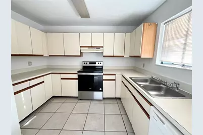 2300 SW 43rd Street #M4, Gainesville, FL 32607 - Photo 2