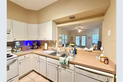 9177 SW 52nd Road #203, Gainesville, FL 32608 - Photo 6