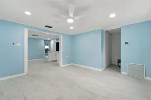 5541 Kensington St, Sarasota, FL 34232 - Photo 6