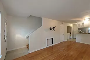 620 SW 10th Ln, Gainesville, FL 32601 - Photo 4