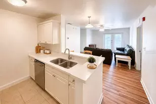 835 SW 9th St, Gainesville, FL 32601 - Photo 4