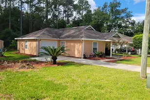 1517 NE 40th Pl, Gainesville, FL 32609 - Photo 2