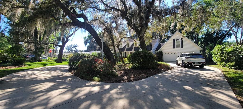 436 SE 4th Ave - 436 SE 4th Ave, Melrose, FL 32666 Luxury Property | Jose Angel Pina