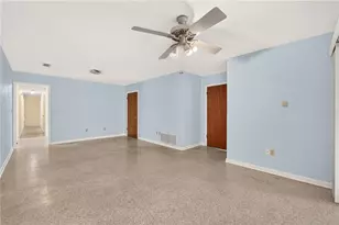 2002 NW 36th Dr, Gainesville, FL 32605 - Photo 24