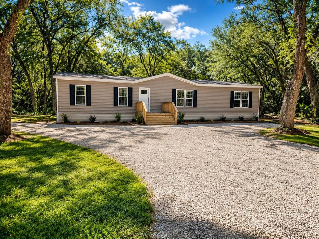 202 Mimosa Dr
