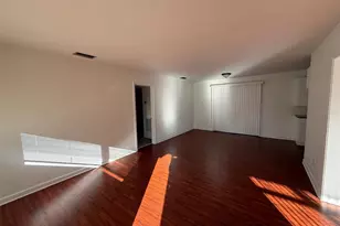 536 NE 12th Ct, Gainesville, FL 32601 - Photo 2