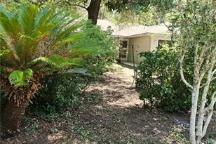 5333 NW 32nd Ln, Gainesville, FL 32606 - Photo 2