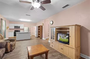729 NW 3rd Ave, Trenton, FL 32693 - Photo 2