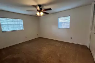 703 NE 5th Pl, Gainesville, FL 32601 - Photo 10
