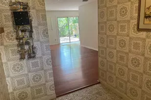 703 NE 5th Pl, Gainesville, FL 32601 - Photo 2