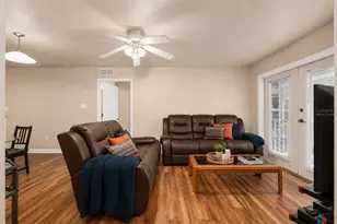 835 SW 9th St, Gainesville, FL 32601 - Photo 12