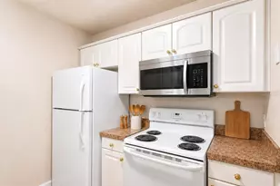 835 SW 9th St, Gainesville, FL 32601 - Photo 6