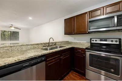 89 SE 16th Avenue #P302, Gainesville, FL 32601 - Photo 4