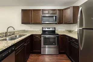 83 SE 16th Ave, Gainesville, FL 32601 - Photo 2