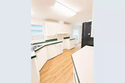 36910 Sunshine Road, Zephyrhills, FL 33541 - Photo 8