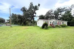 36910 Sunshine Rd, Zephyrhills, FL 33541 - Photo 2