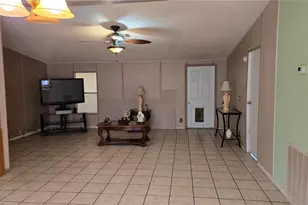 10211 NE 72nd St, Bronson, FL 32621 - Photo 16