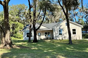377 SE 4th Ave, Melrose, FL 32666 - Photo 1