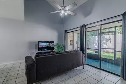 7200 SW 8th Avenue #E27, Gainesville, FL 32607 - Photo 8