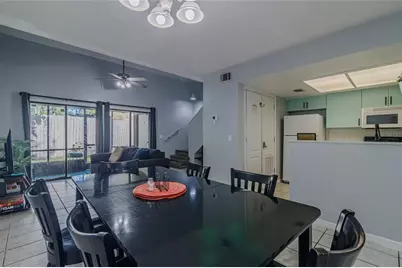 7200 SW 8th Avenue #E27, Gainesville, FL 32607 - Photo 2
