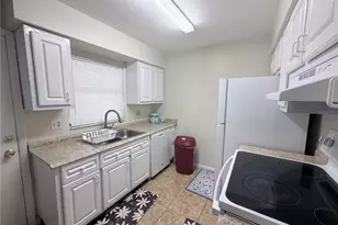 2635 SW 35th Pl, Gainesville, FL 32608 - Photo 8