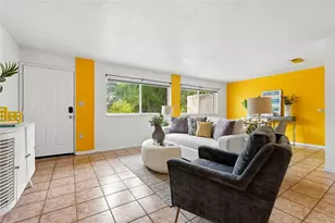 747 SE 2nd Pl, Gainesville, FL 32601 - Photo 4