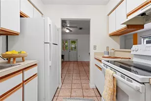 747 SE 2nd Pl, Gainesville, FL 32601 - Photo 16