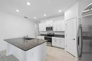 5517 Blue Azure Dr, Wimauma, FL 33598 - Photo 10