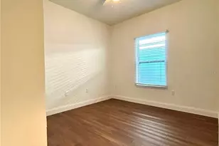 2024 NE 4th Ave, Gainesville, FL 32641 - Photo 4