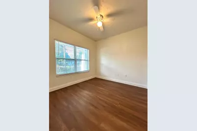 2024 NE 4th Avenue, Gainesville, FL 32641 - Photo 2