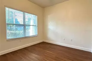2024 NE 4th Ave, Gainesville, FL 32641 - Photo 2