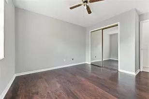 1310 SW 76th Dr, Gainesville, FL 32607 - Photo 2
