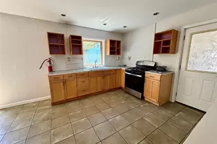 4919 NE 2nd Ave, Gainesville, FL 32641 - Photo 8