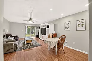 1434 SW 25th Pl, Gainesville, FL 32608 - Photo 2