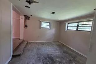 2212 NE 8th Ave, Gainesville, FL 32641 - Photo 4