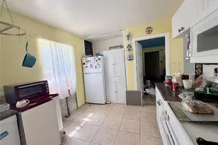 1927 NW 32nd Pl, Gainesville, FL 32605 - Photo 6