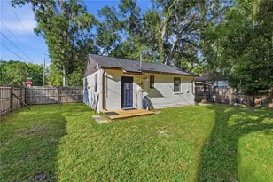825 NW 19th Ave, Gainesville, FL 32609 - Photo 18