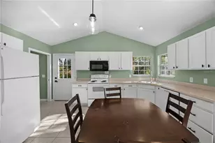 389 SW Kemp Ct, Lake City, FL 32024 - Photo 4