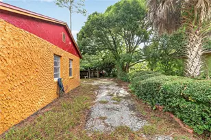 907 NE 24th St, Gainesville, FL 32641 - Photo 30